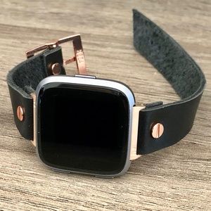 fitbit versa gold with black band